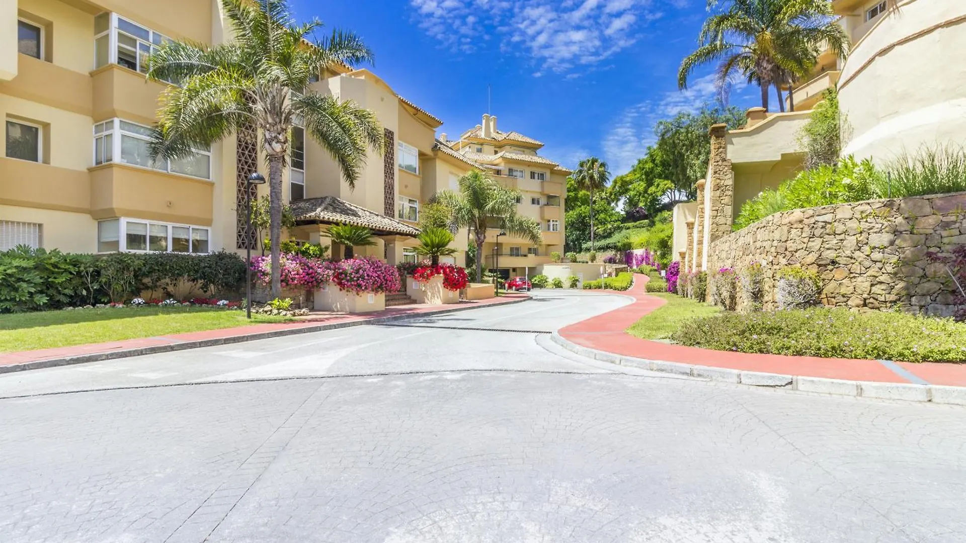 Apartment Cubo'S Apartamento Boutique Elviria Hills Marbella