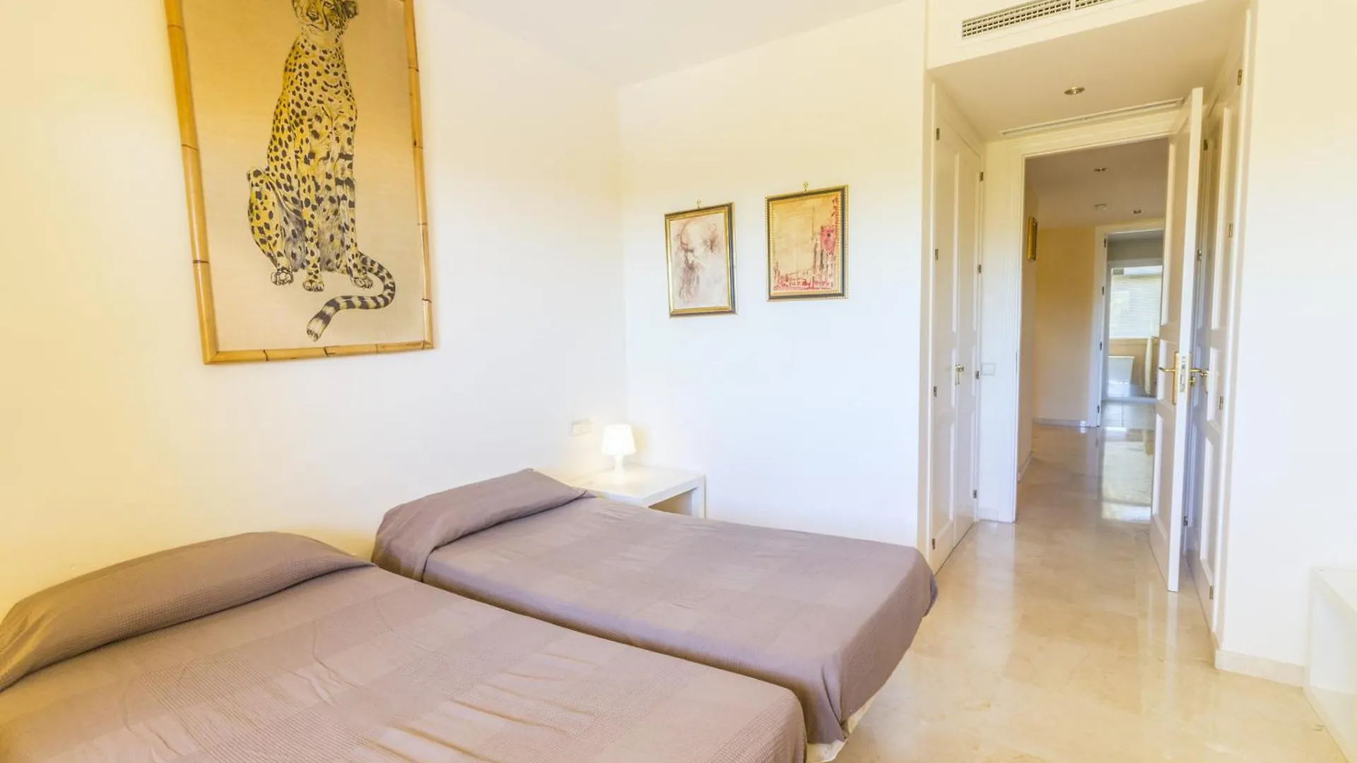 Cubo'S Apartamento Boutique Elviria Hills Marbella Spain