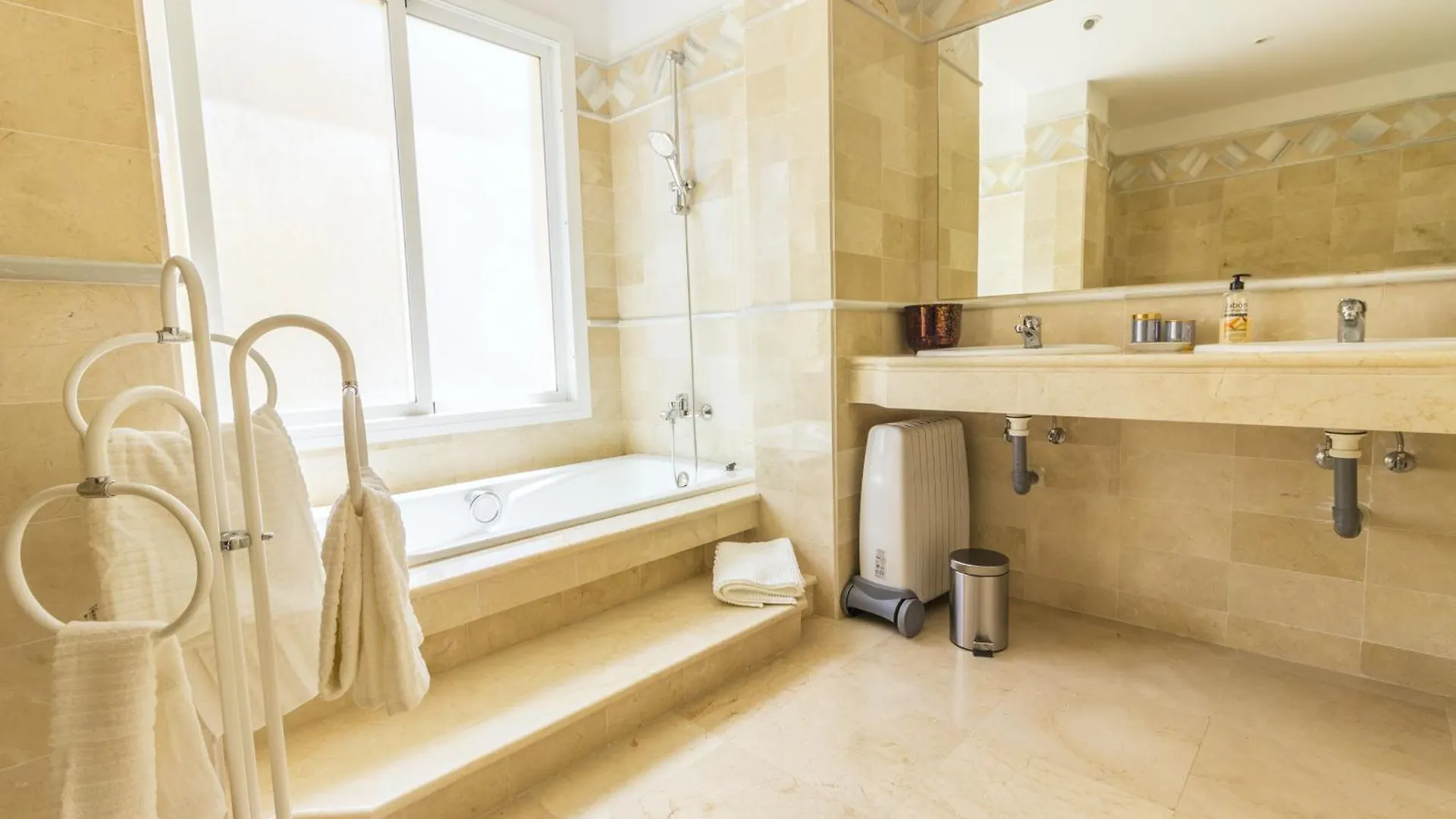 Cubo'S Apartamento Boutique Elviria Hills Marbella