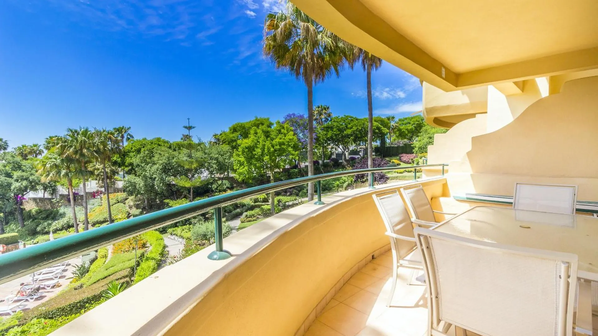 Cubo'S Apartamento Boutique Elviria Hills Marbella Spain