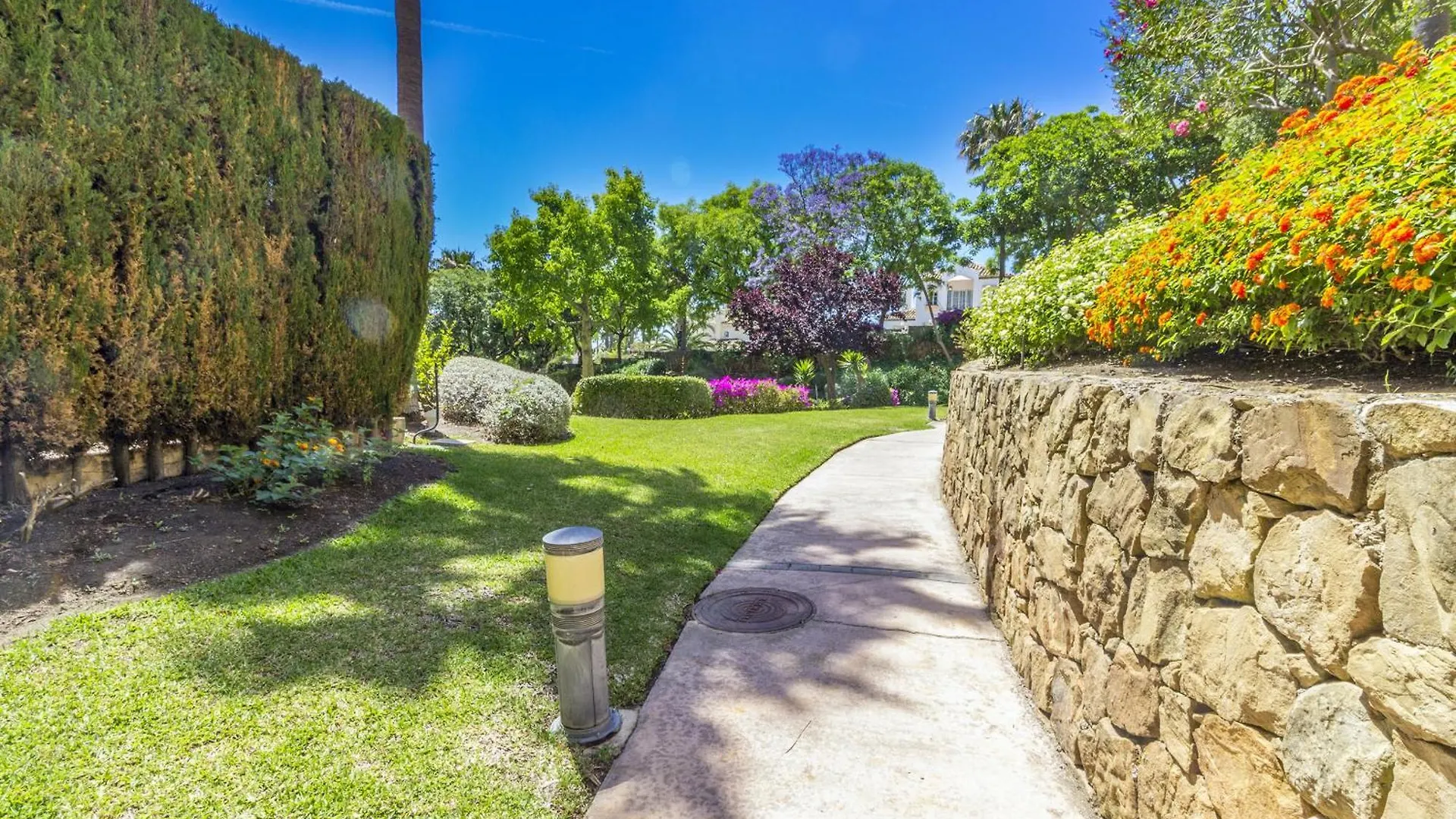 Cubo'S Apartamento Boutique Elviria Hills Marbella