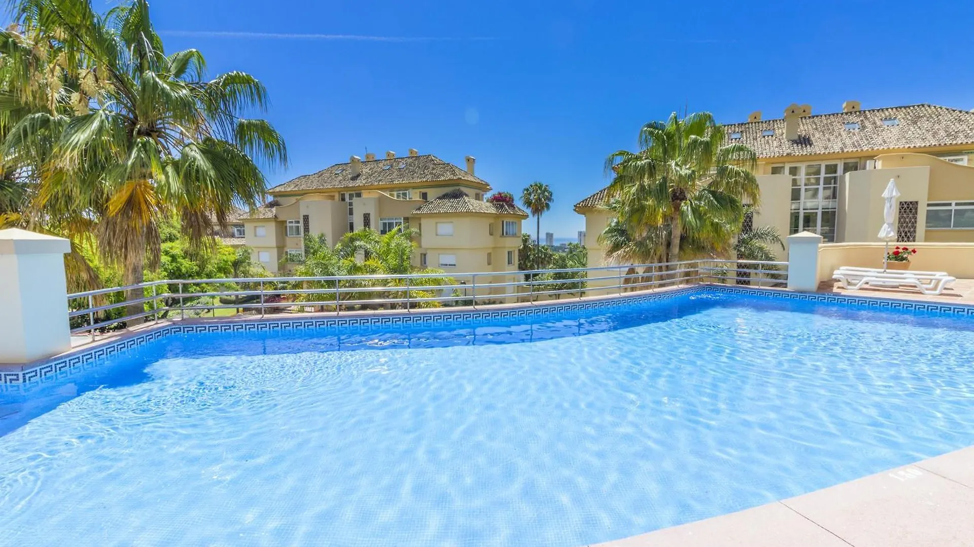 Cubo'S Apartamento Boutique Elviria Hills Marbella 0*,